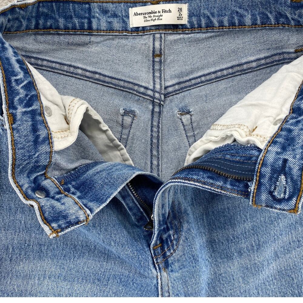 Abercrombie & Fitch The '90s Straight Ultra High Rise Jeans Women's 26 Light - Picture 6 of 7